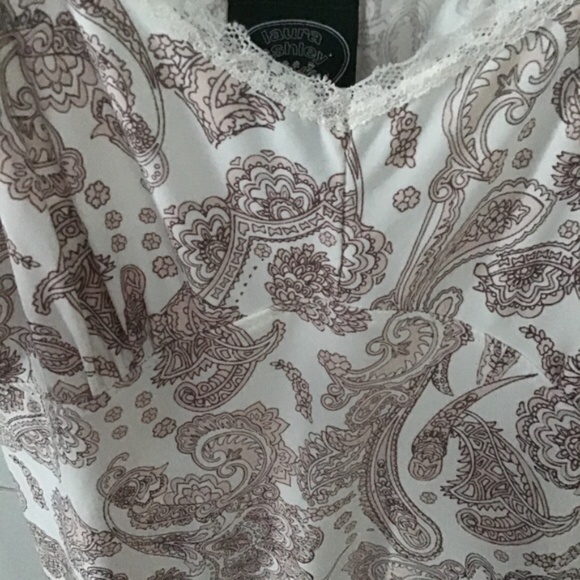 Laura Ashley nightie and cover-up - Picture 6 of 7